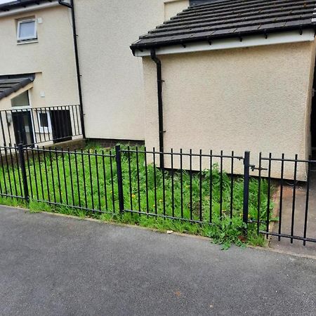 Lovely 2-Bed House In The Heart Of Woodhouse Leeds Лідс Екстер'єр фото