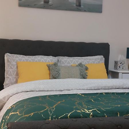 Lovely 2-Bed House In The Heart Of Woodhouse Leeds Лідс Екстер'єр фото