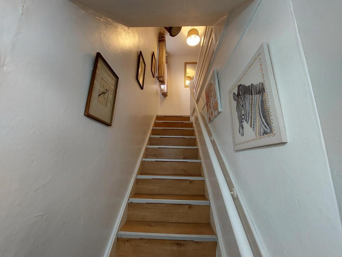 Lovely 2-Bed House In The Heart Of Woodhouse Leeds Лідс Екстер'єр фото