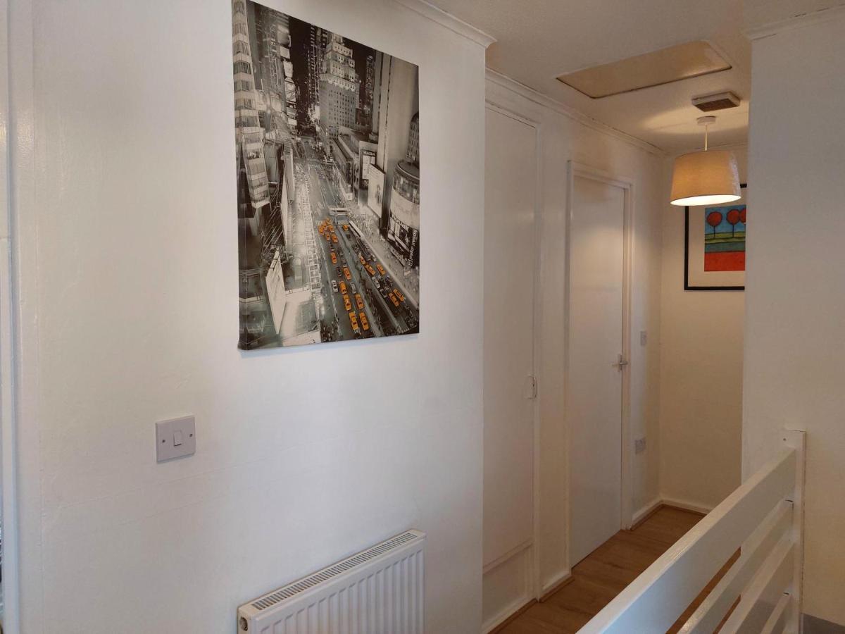Lovely 2-Bed House In The Heart Of Woodhouse Leeds Лідс Екстер'єр фото