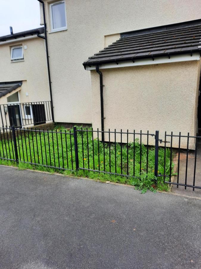 Lovely 2-Bed House In The Heart Of Woodhouse Leeds Лідс Екстер'єр фото