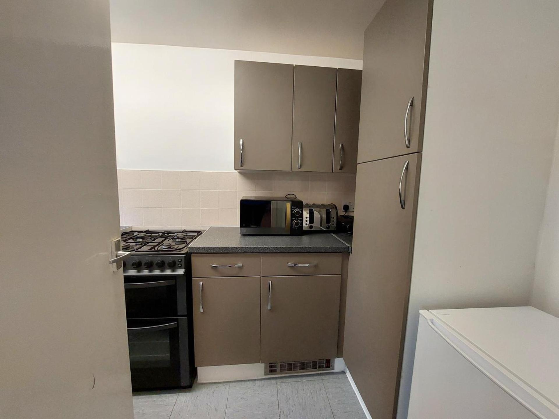 Lovely 2-Bed House In The Heart Of Woodhouse Leeds Лідс Екстер'єр фото