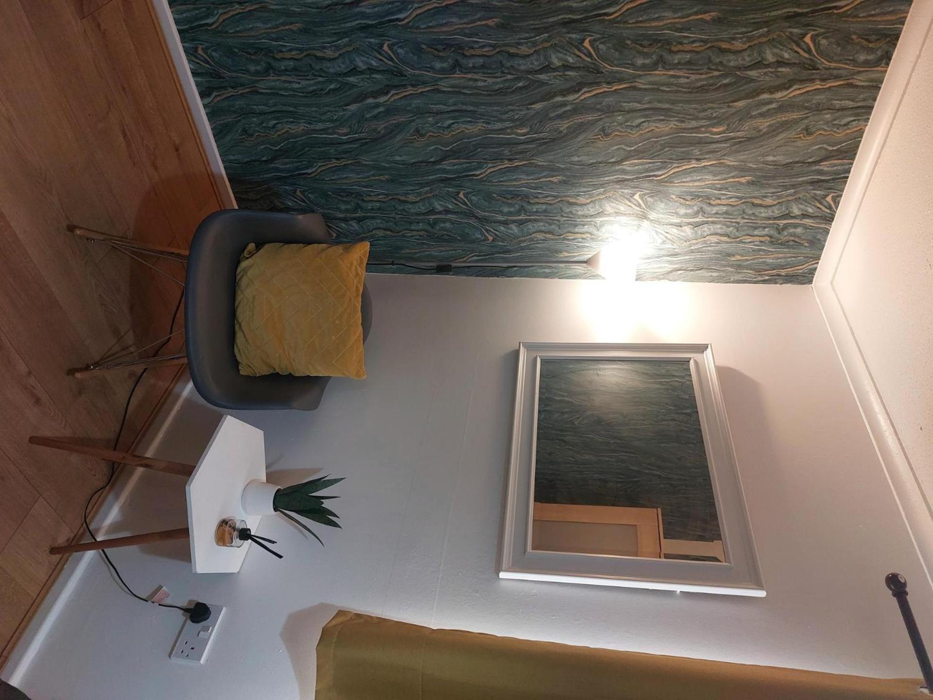 Lovely 2-Bed House In The Heart Of Woodhouse Leeds Лідс Екстер'єр фото