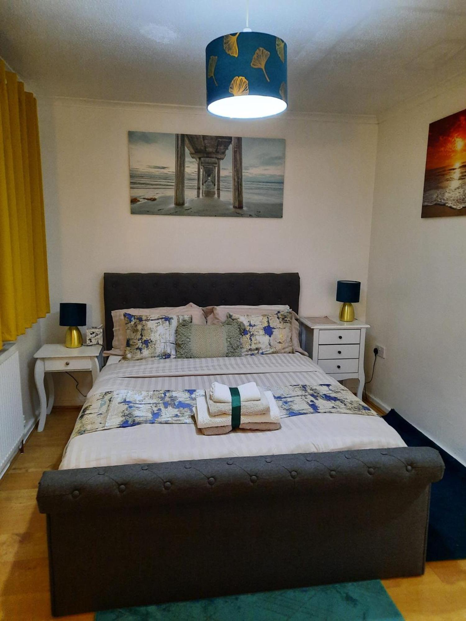 Lovely 2-Bed House In The Heart Of Woodhouse Leeds Лідс Екстер'єр фото