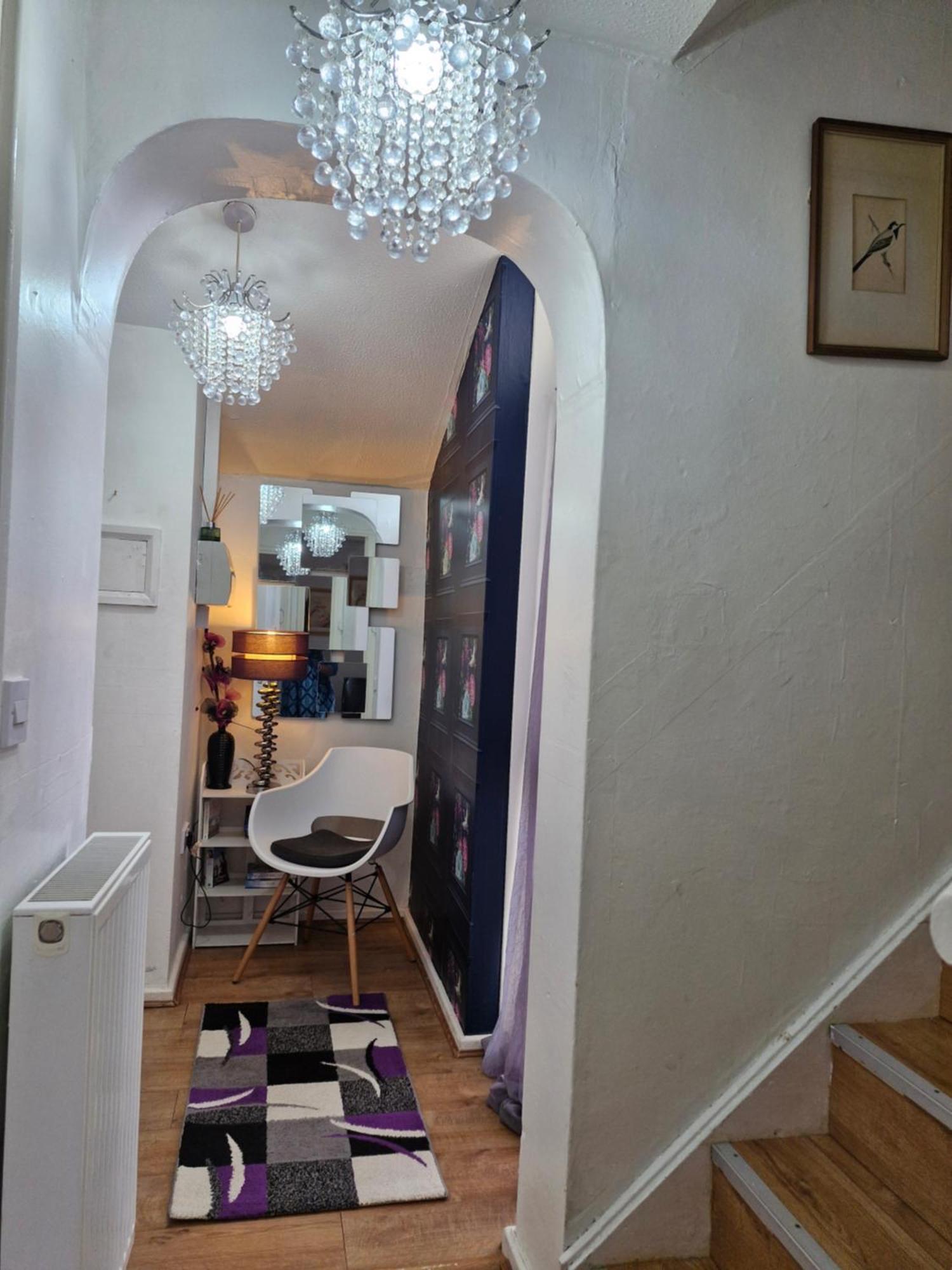 Lovely 2-Bed House In The Heart Of Woodhouse Leeds Лідс Екстер'єр фото